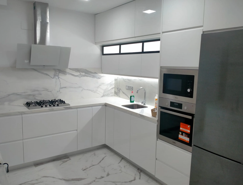 MONFUSTA - Carpintería a medida. Puertas, Cocinas, Parquet y Armarios., reformas y construcción en Barcelona